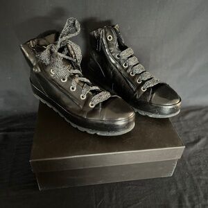 Onyx Lifestyle High-top Sneaker by Ron White
